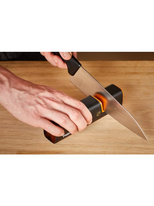 Fiskars Edge Roll-Sharp™ késélező (1003098) 