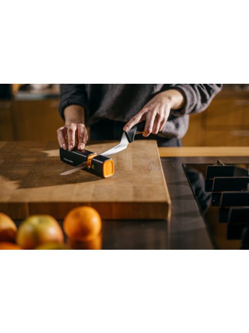 Fiskars Edge Roll-Sharp™ késélező (1003098) 