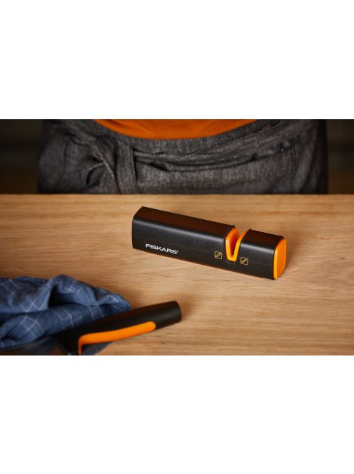 Fiskars Edge Roll-Sharp™ késélező (1003098) 