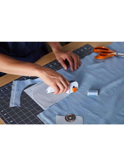 Fiskars Görgős vágó 45 mm-es (1003910)