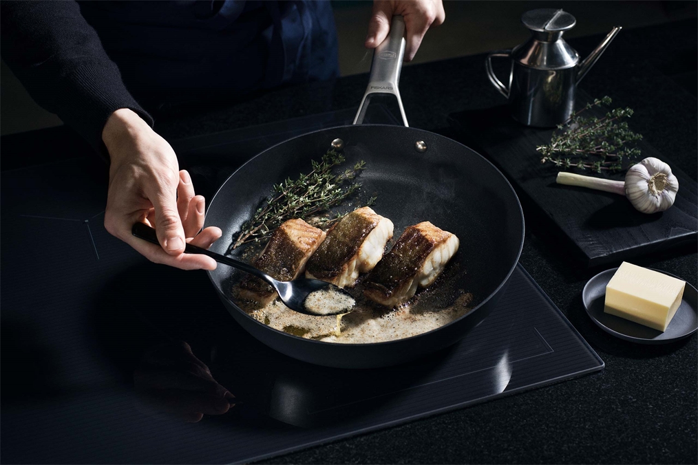 Fiskars Taiten serpenyő – Optiheat