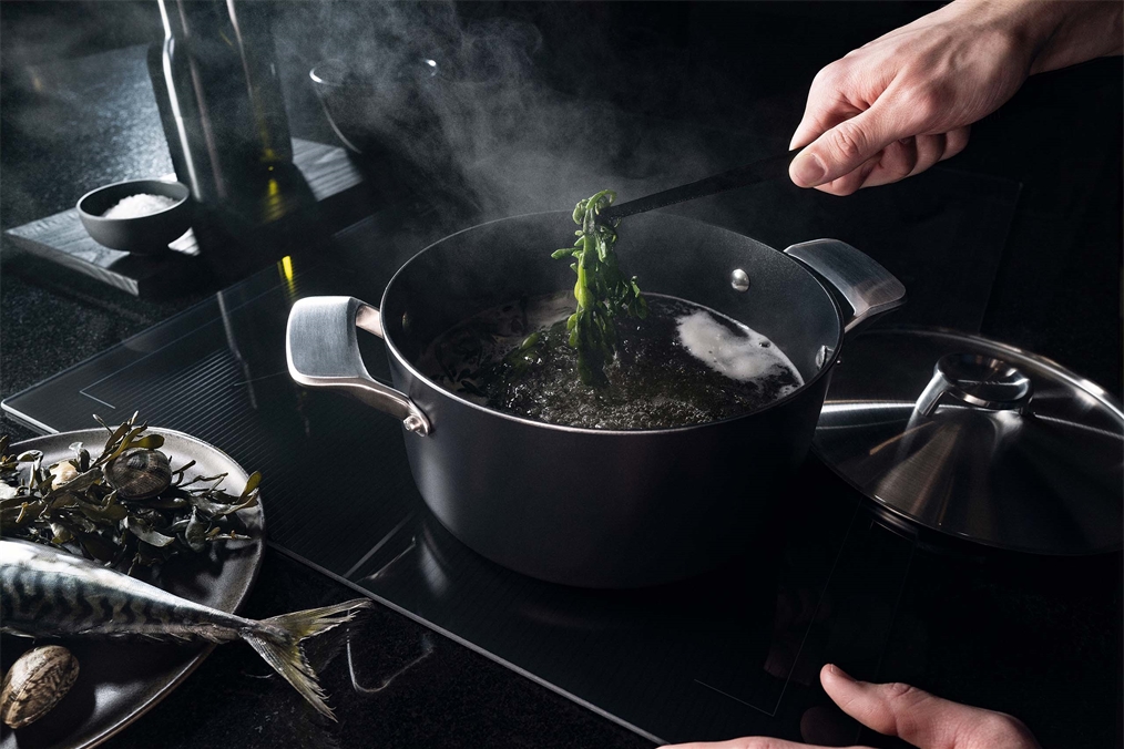 Fiskars Taiten lábas – alumínium test